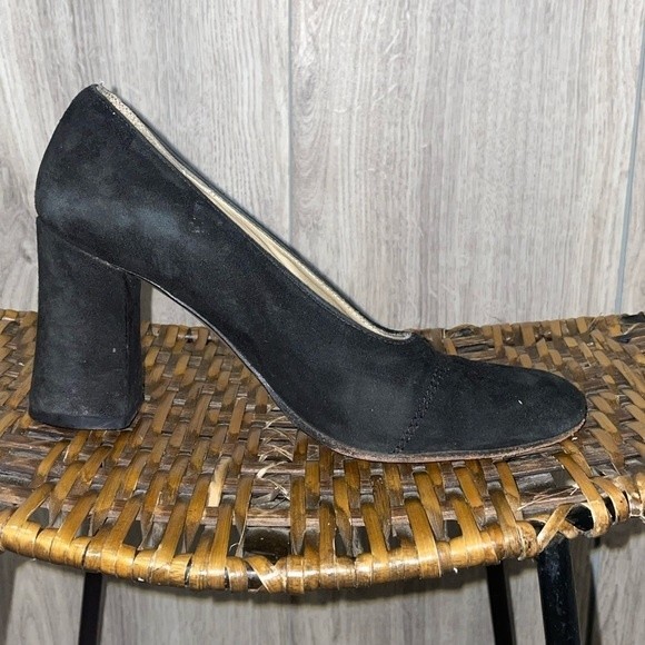 Prada Women's Black Suede Pumps Vintage Leather Soles Sz 35 - Picture 7 of 14
